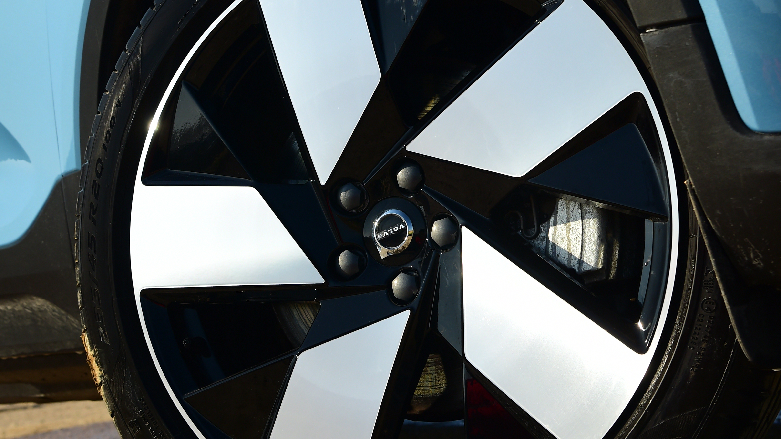 Volvo C40 - wheel