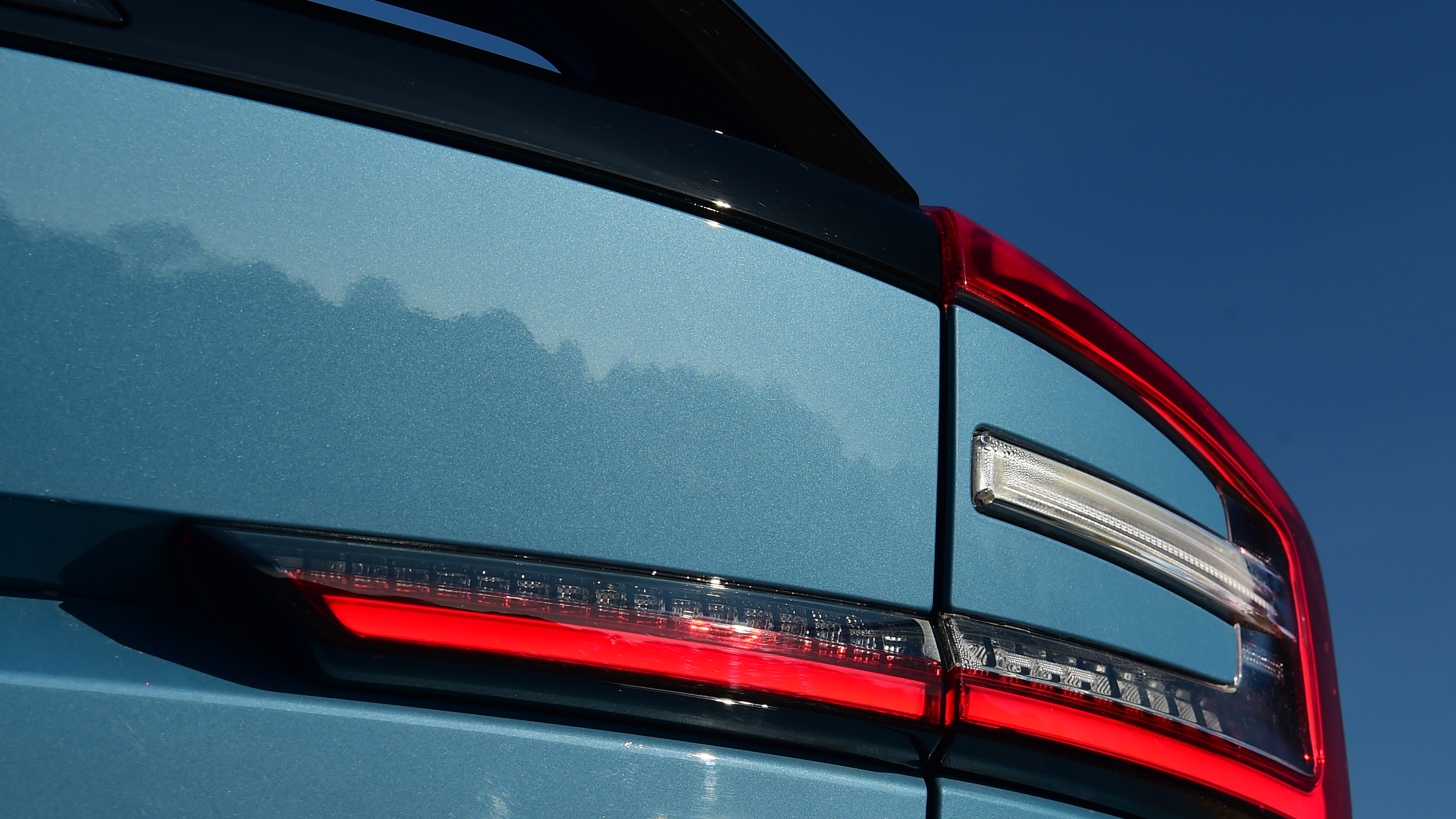 Volvo C40 - tail light