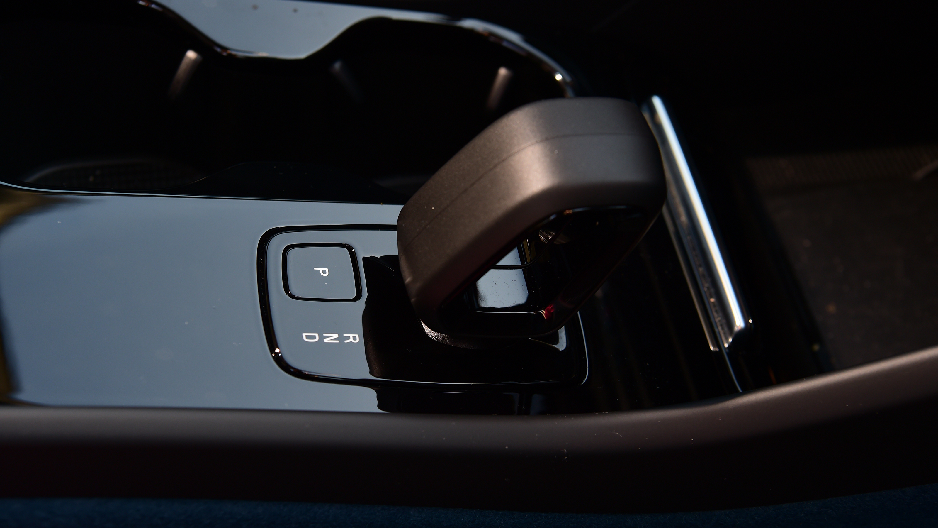 Volvo C40 - gear selector