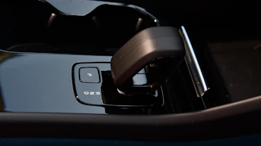 Volvo C40 - gear selector
