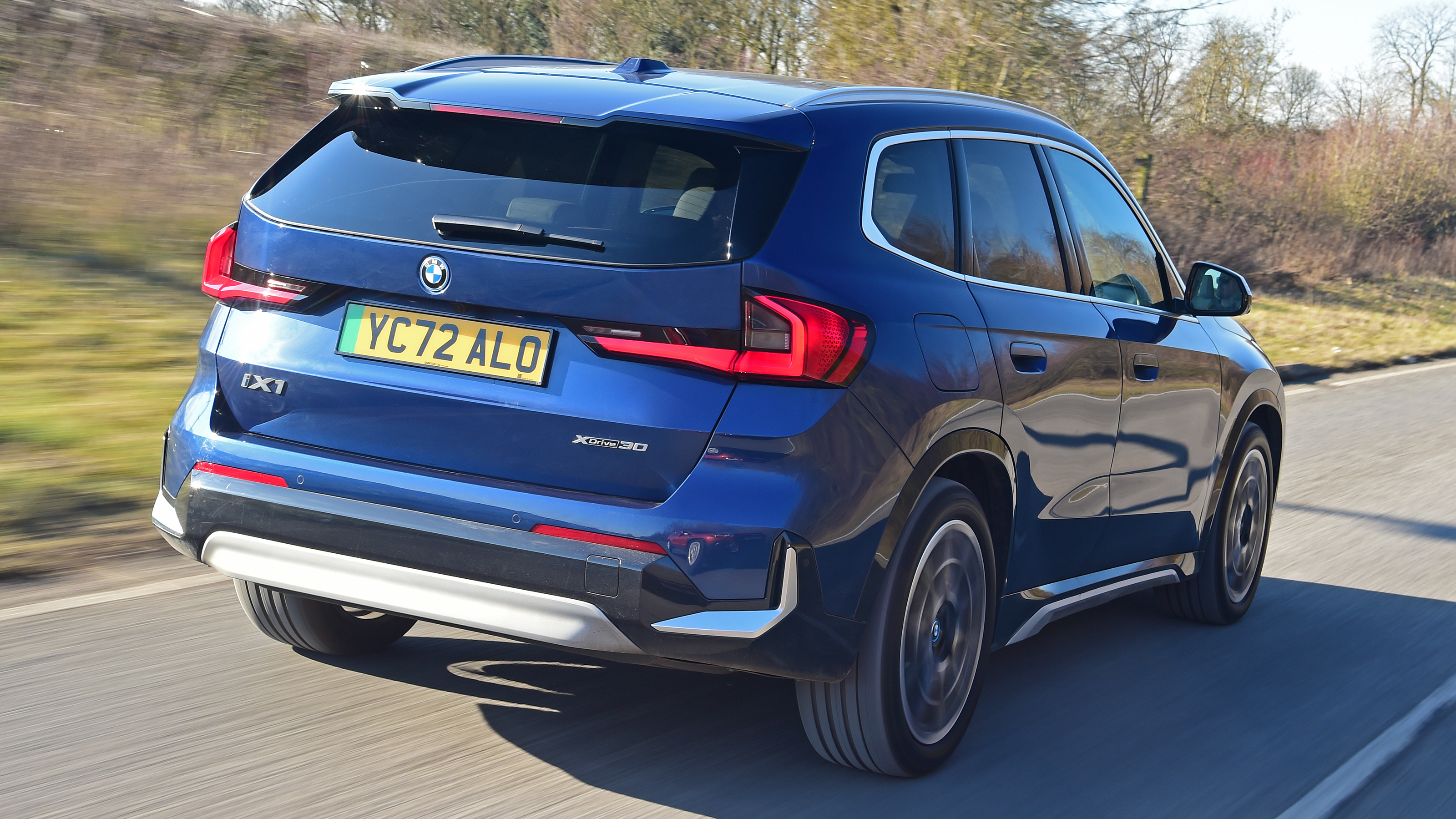 BMW iX1 - rear tracking