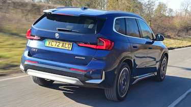 BMW iX1 - rear tracking