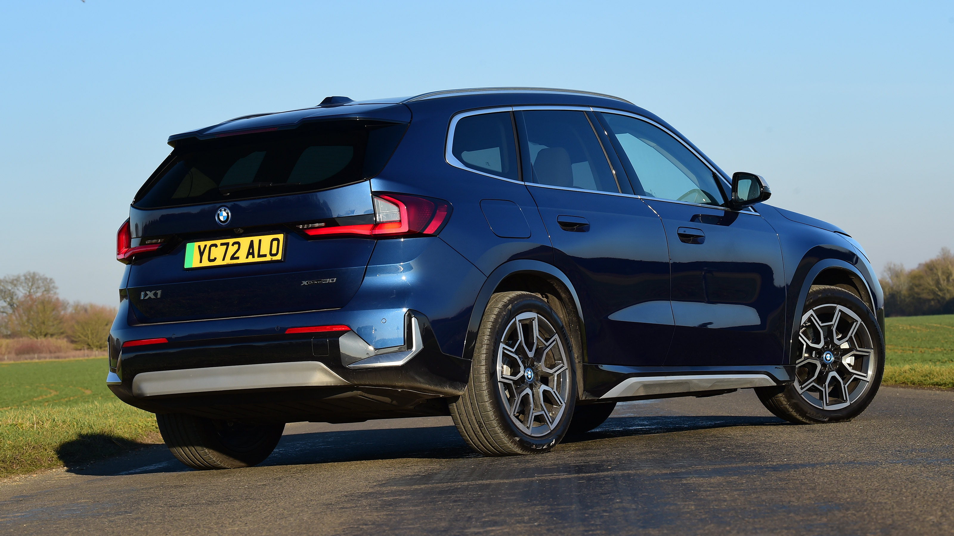 BMW iX1 - rear static