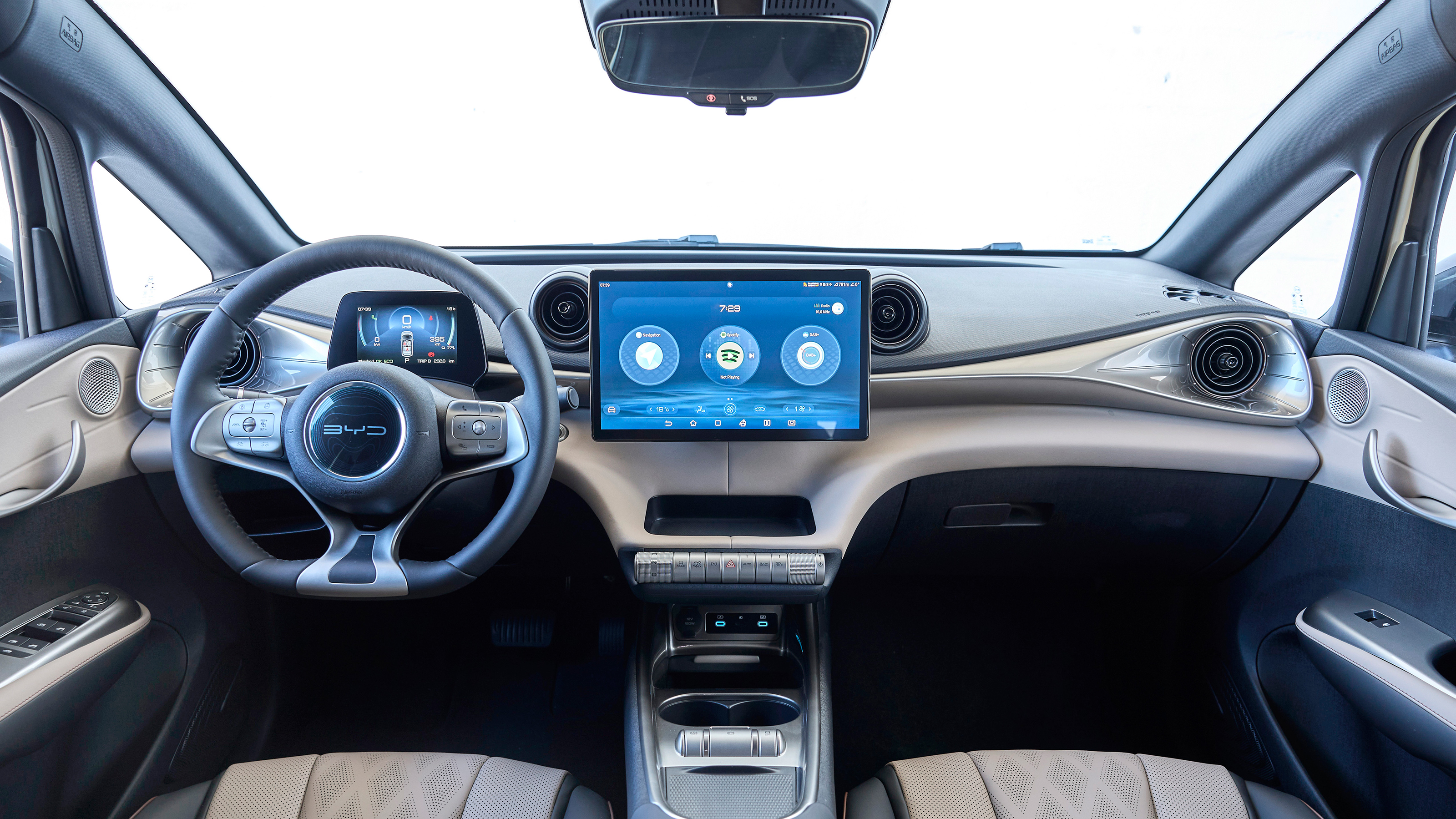 BYD Dolphin - interior