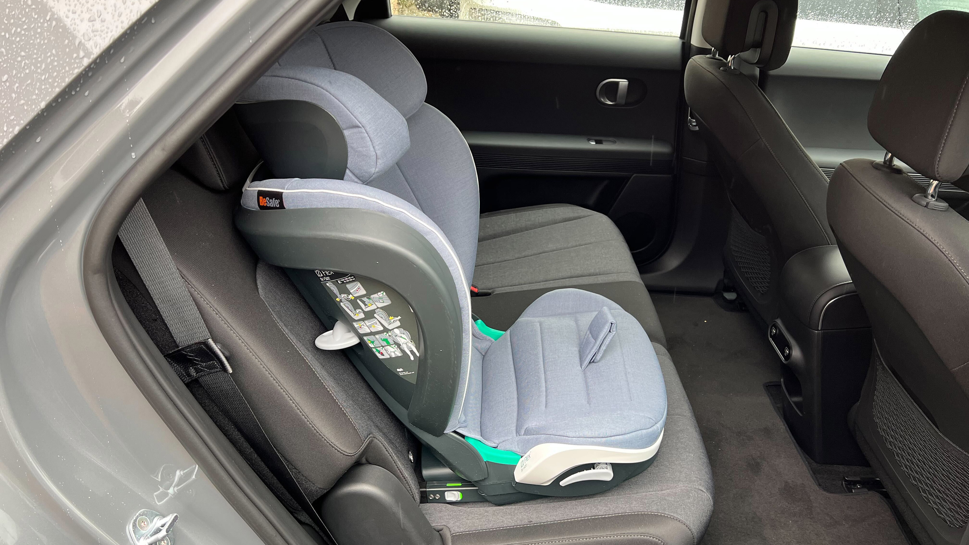 BeSafe iZi Flex Fix i-Size - above no child