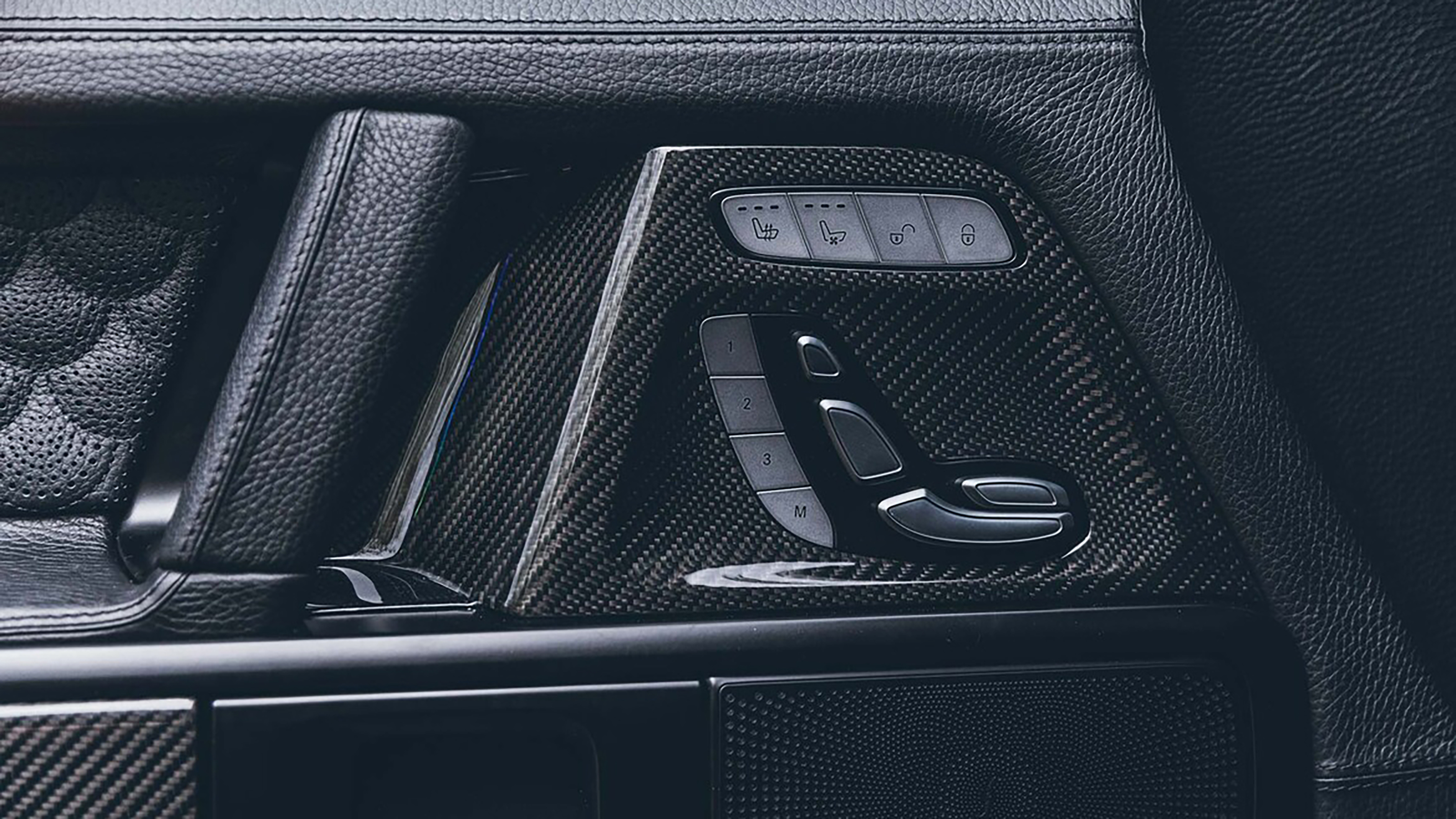 Brabus 900 Superblack official door