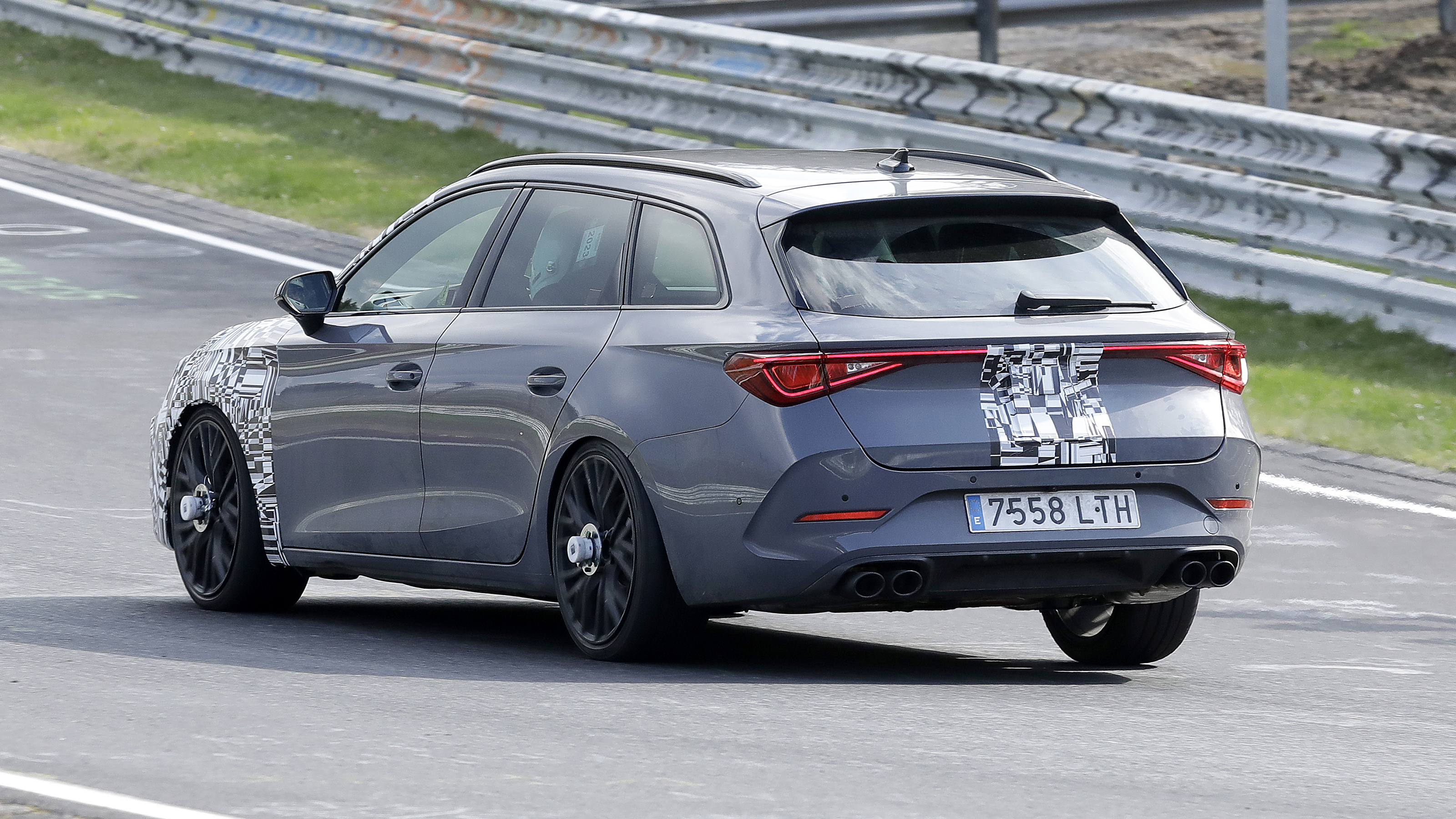 Cupra Leon spy - rear