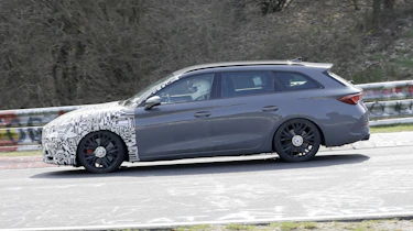 Cupra Leon spy - side