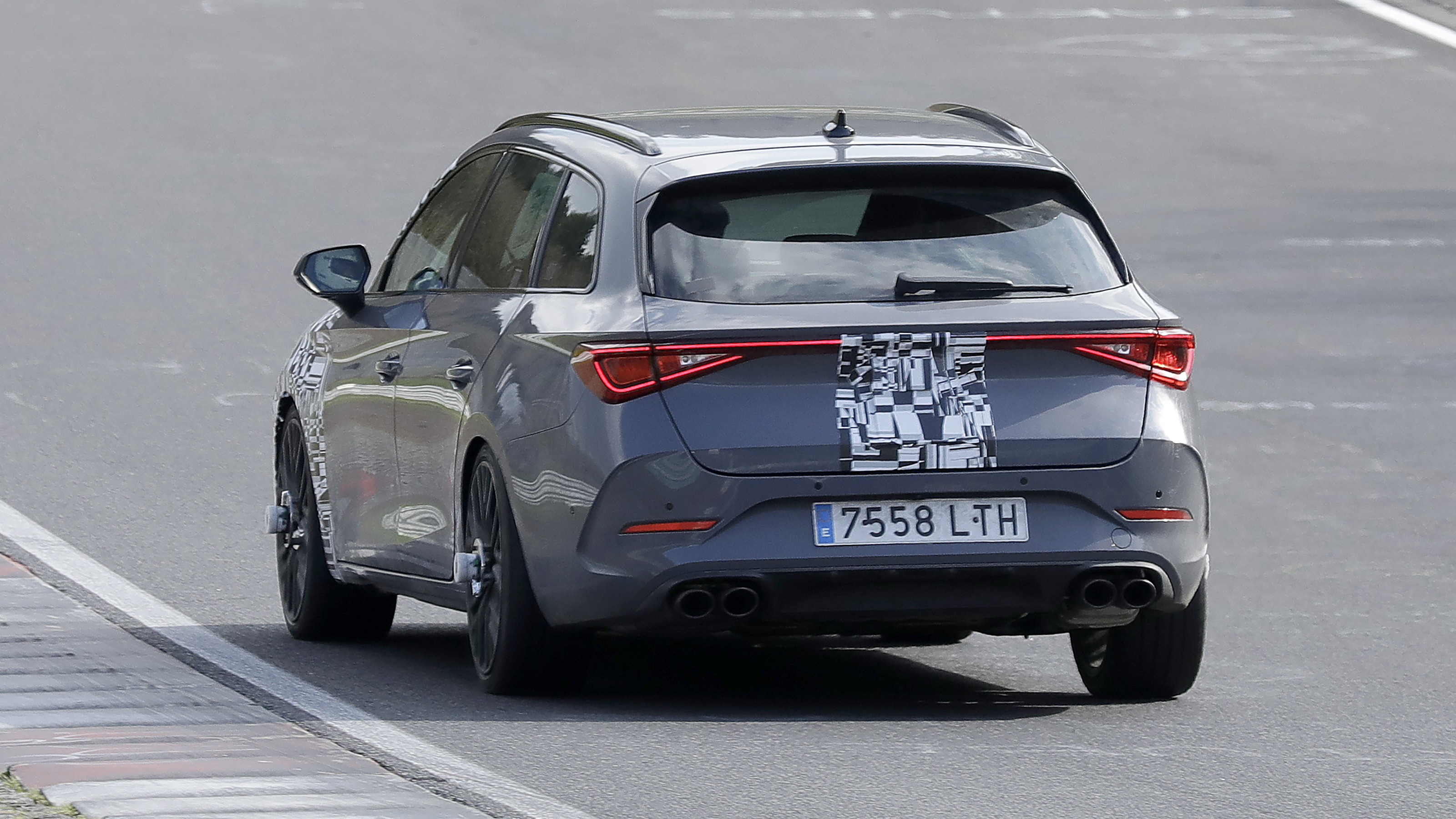Cupra Leon spy - rear