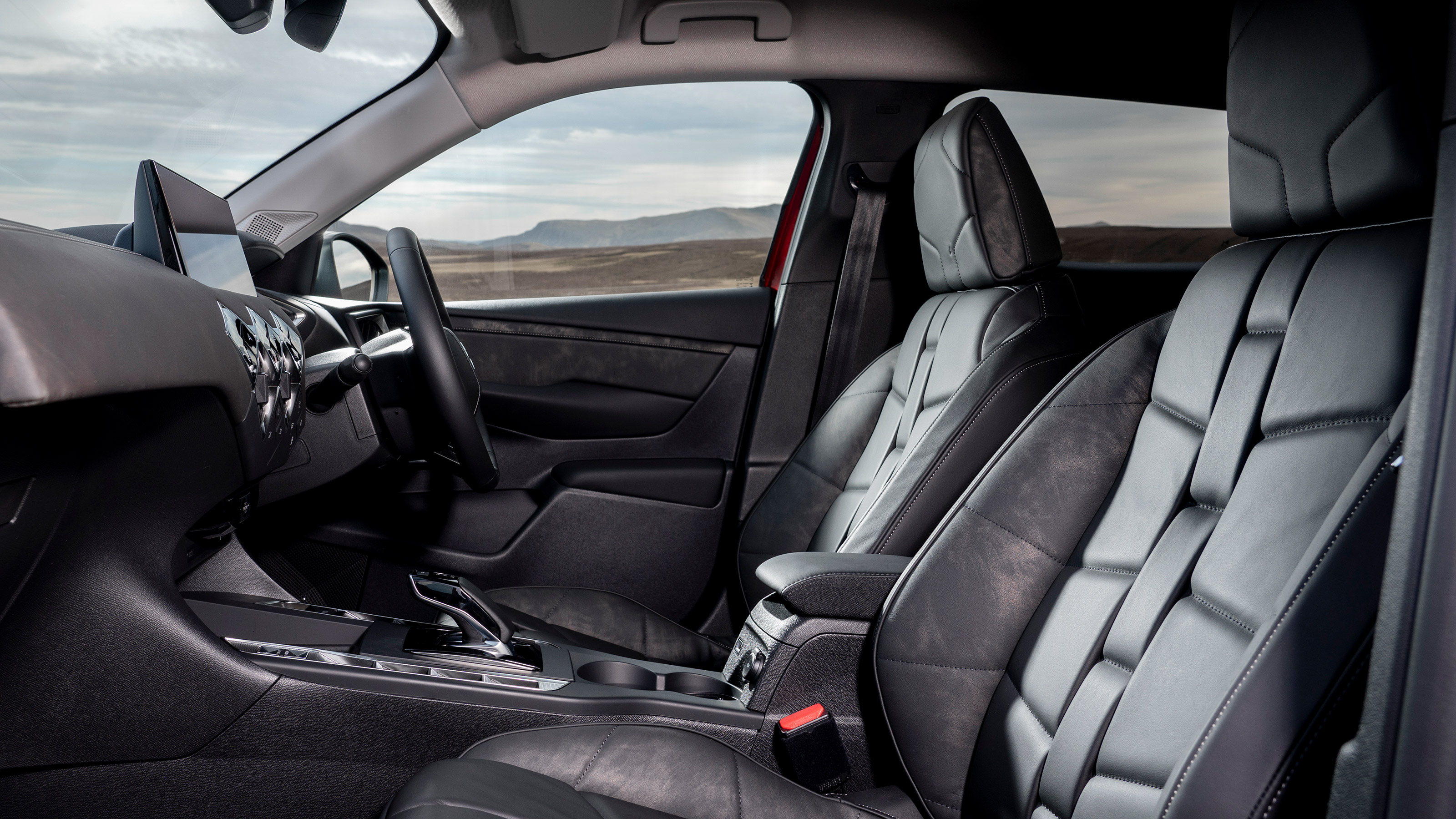 DS 3 E-Tense - front seats
