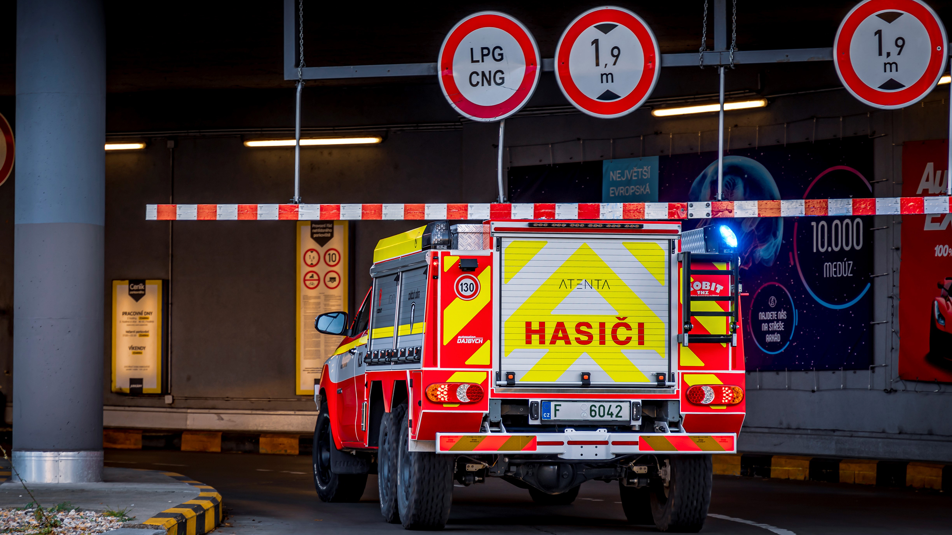 Cold Cut Systems fire truck - rear action