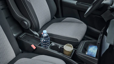 Ford E-Transit Courier - cup holders