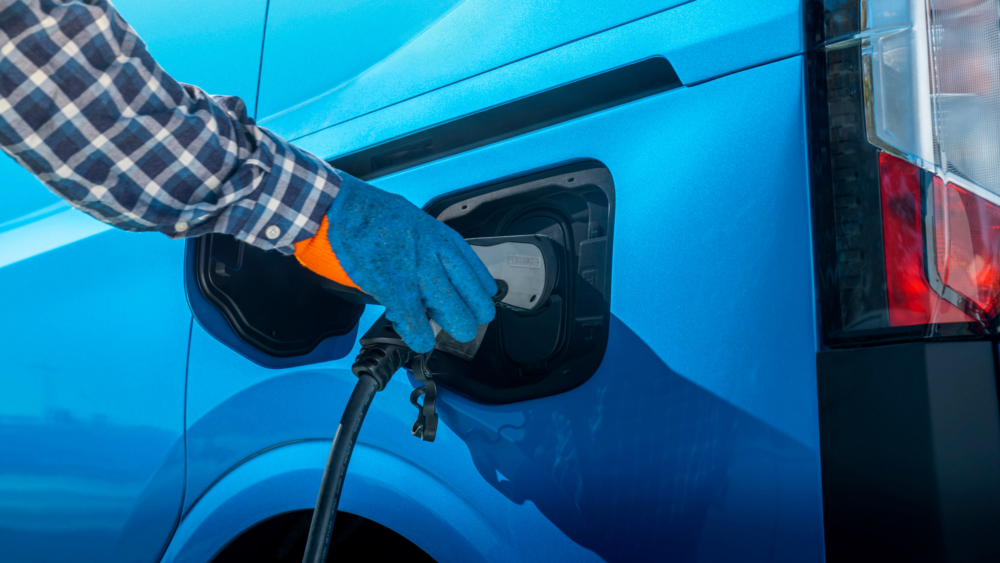 Ford E-Transit Courier - charging