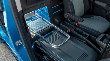 Ford E-Transit Courier - ladder hole