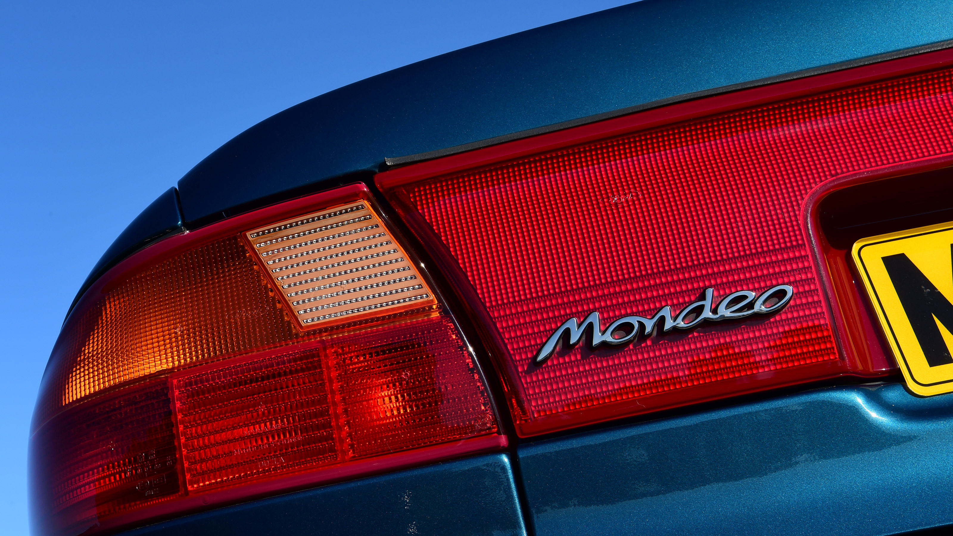 Ford Mondeo Mk1 icon - rear badge