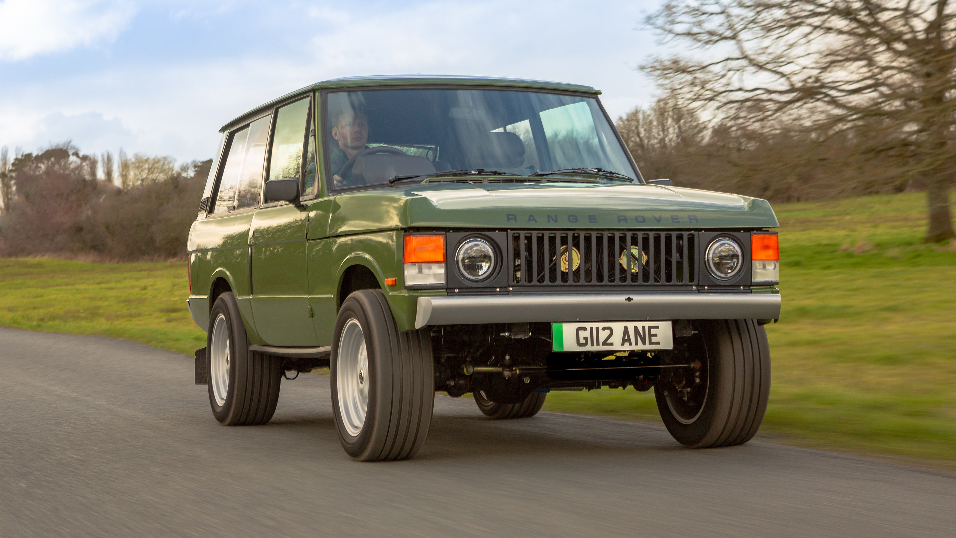 Inverted Range Rover Classic - front tracking