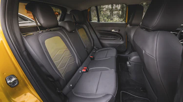 Jeep Avenger - rear seats
