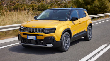 Jeep Avenger - front tracking