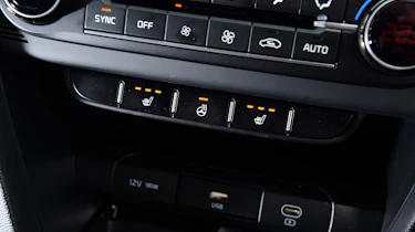 Kia Ceed - climate controls