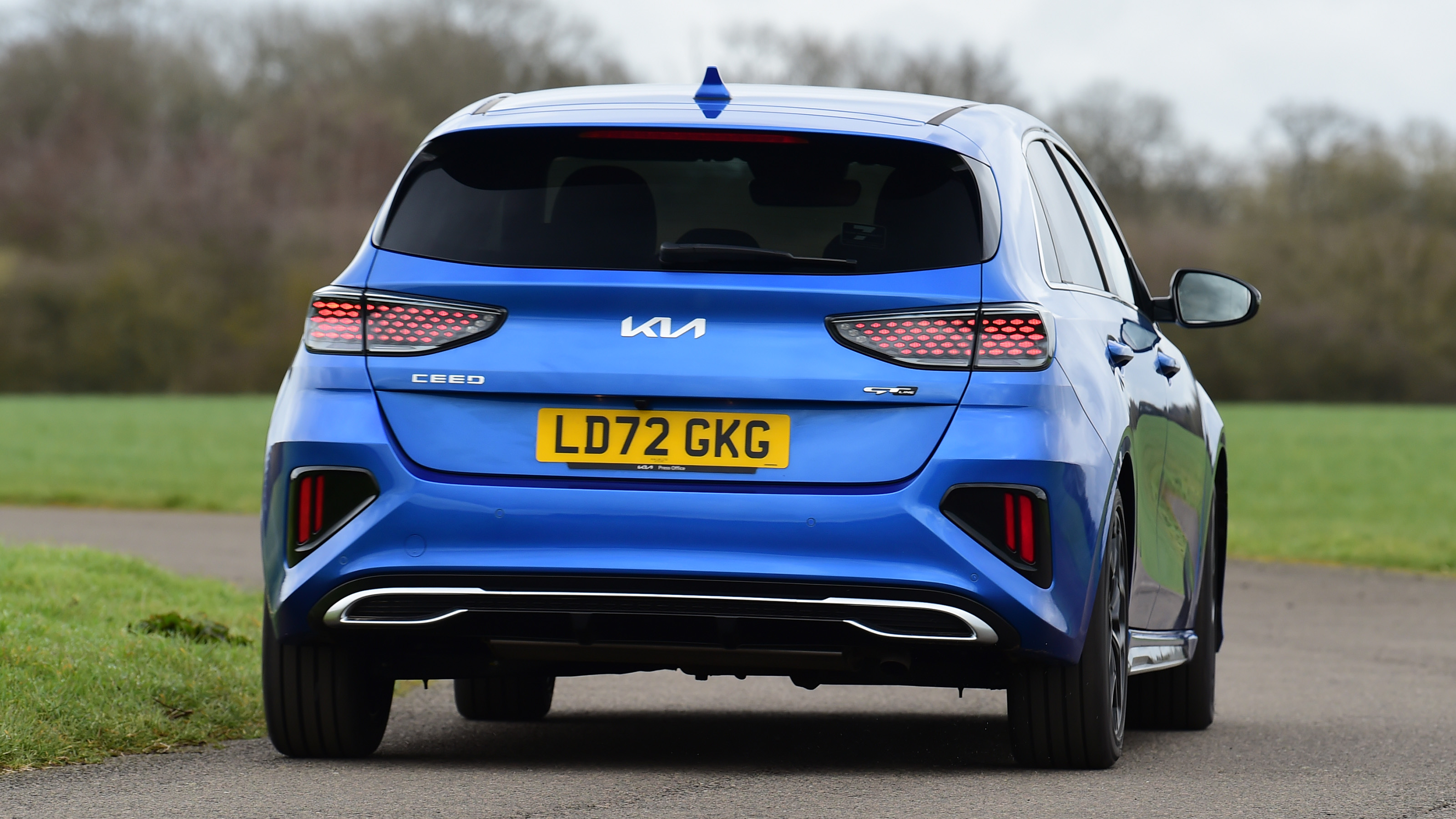 Kia Ceed - rear cornering