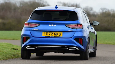 Kia Ceed - rear cornering