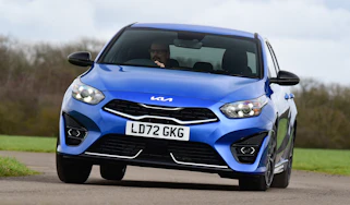 Kia Ceed - front cornering