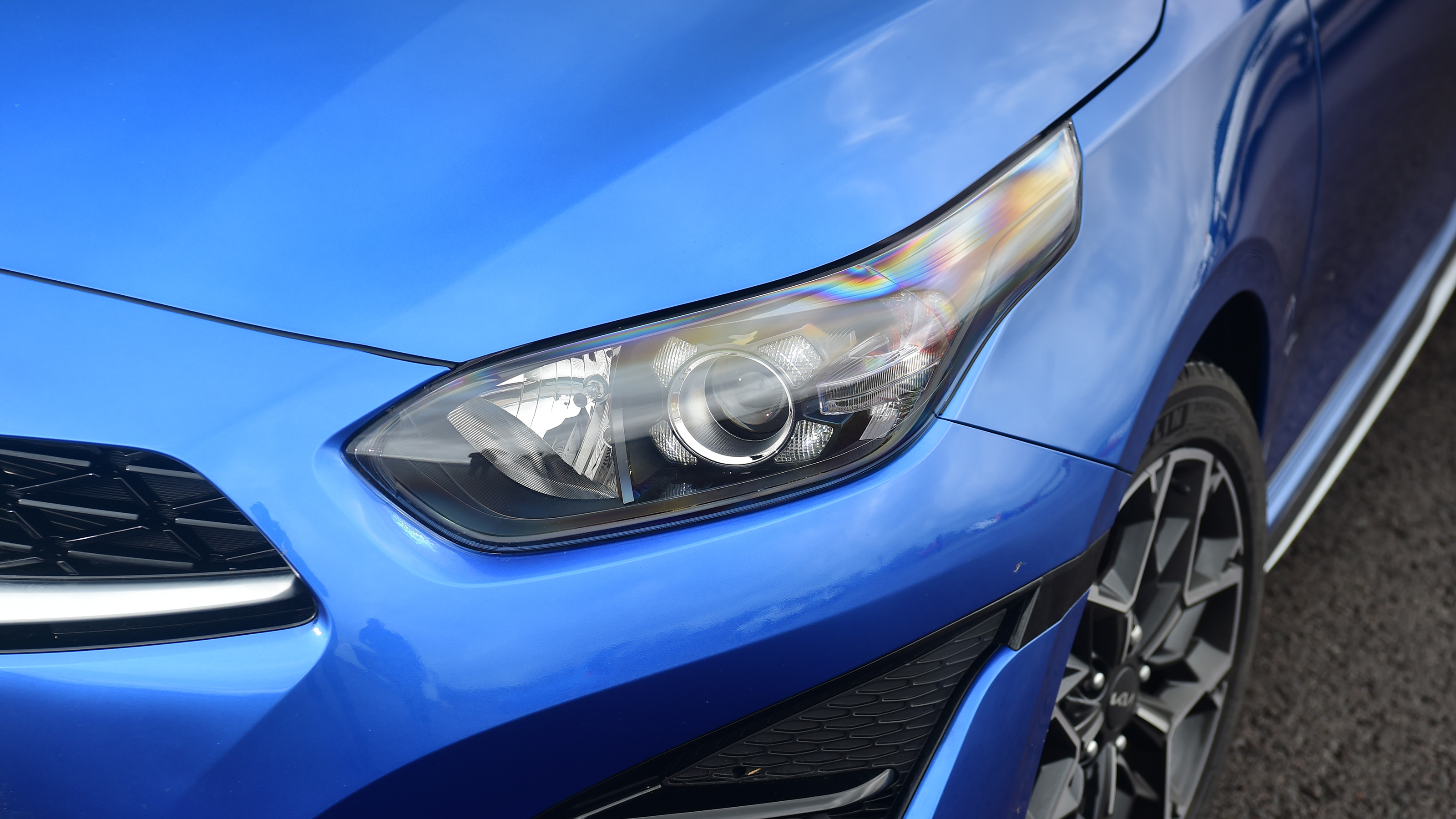 Kia Ceed - headlights