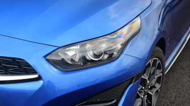 Kia Ceed - headlights