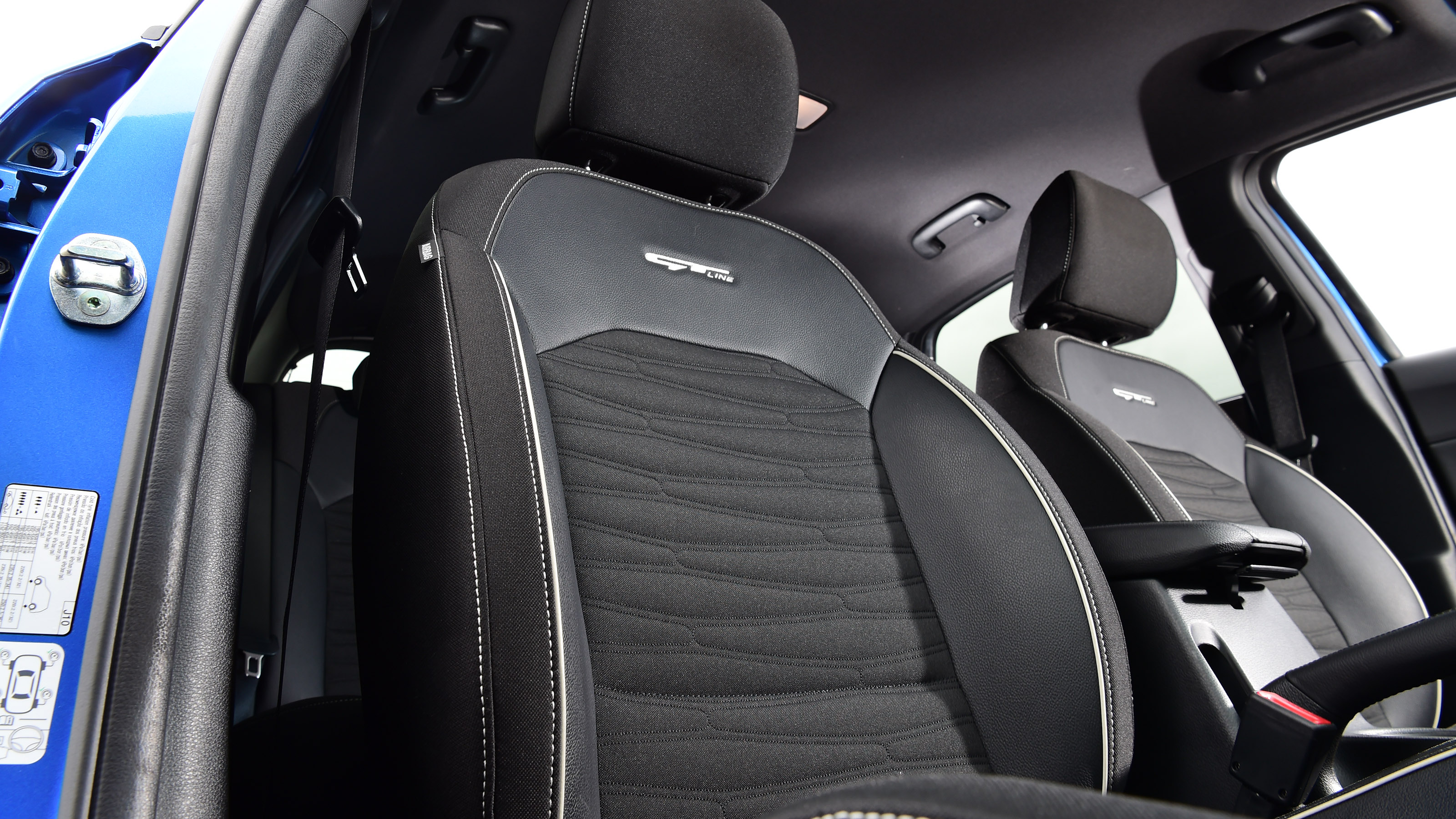 Kia Ceed - front seats