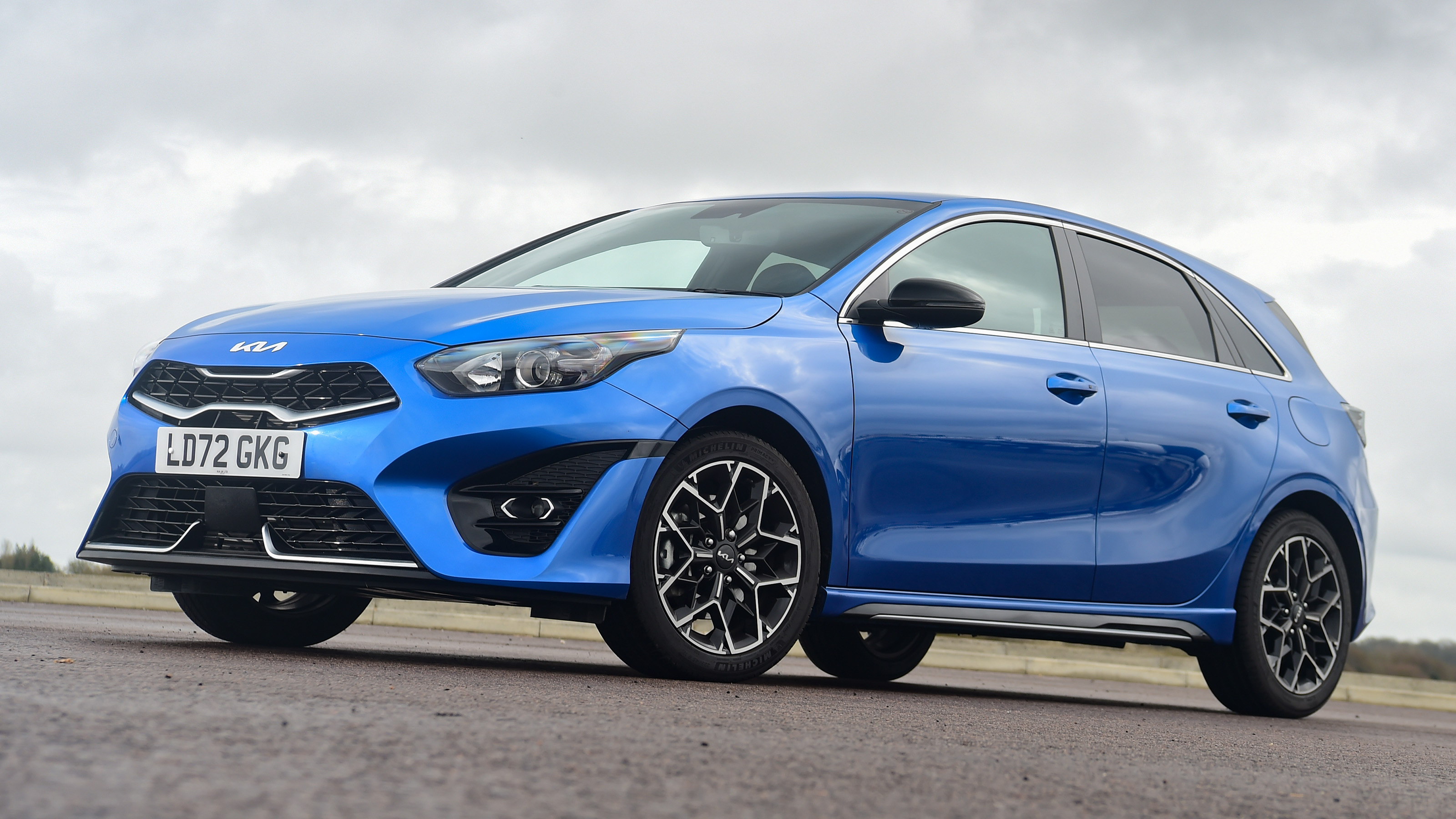 Kia Ceed - front static