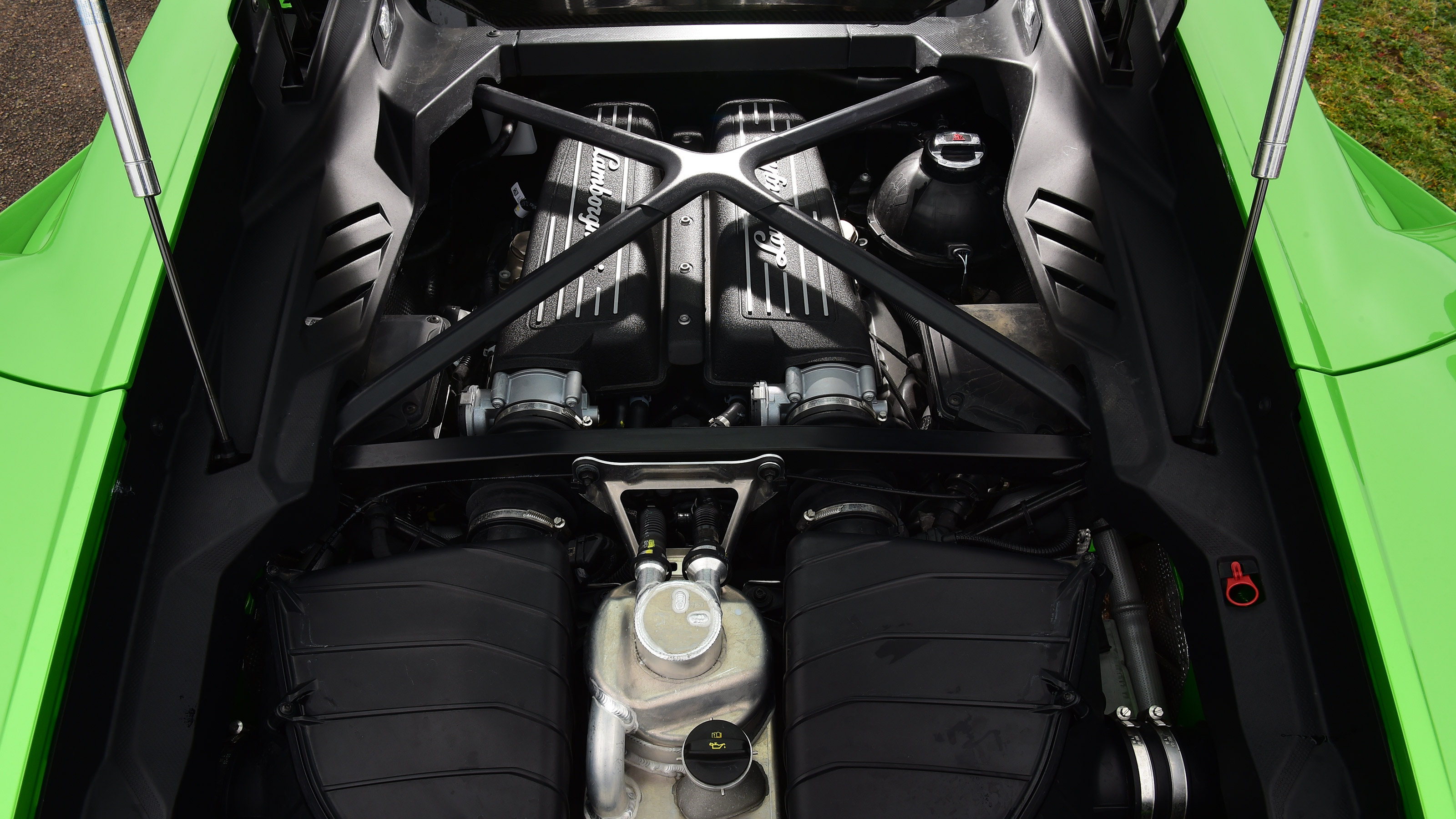 Lamborghini Huracan Tecnica - engine