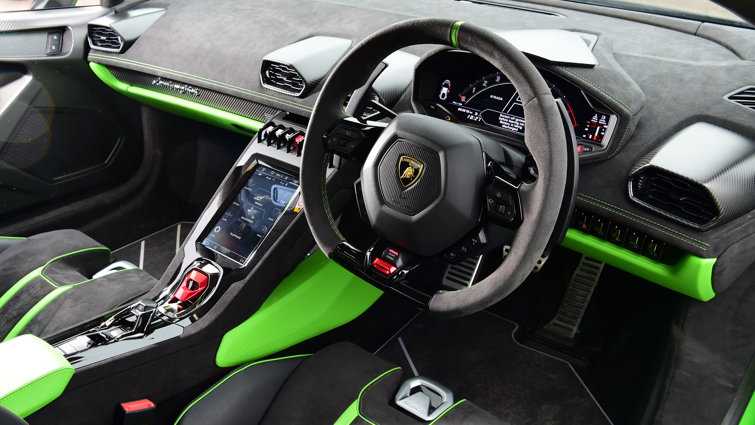 Lamborghini Huracan Tecnica - dash