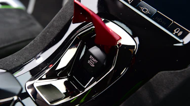 Lamborghini Huracan Tecnica - start/stop button