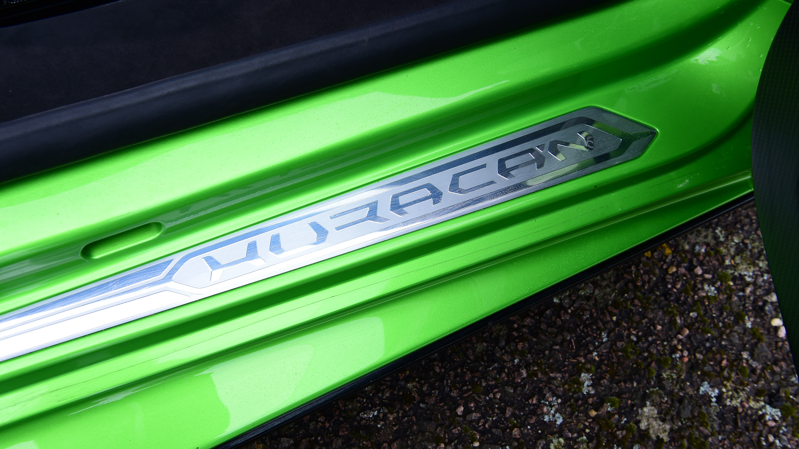 Lamborghini Huracan Tecnica - sill