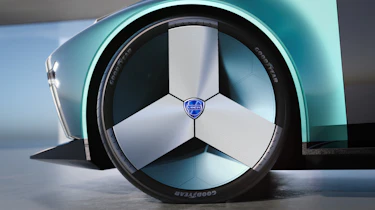 Lancia Pu+Ra HPE concept car wheel