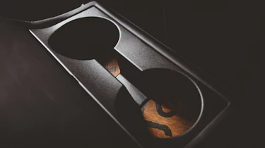 Land Rover Defender Works V8 Islay Edition - cup holders