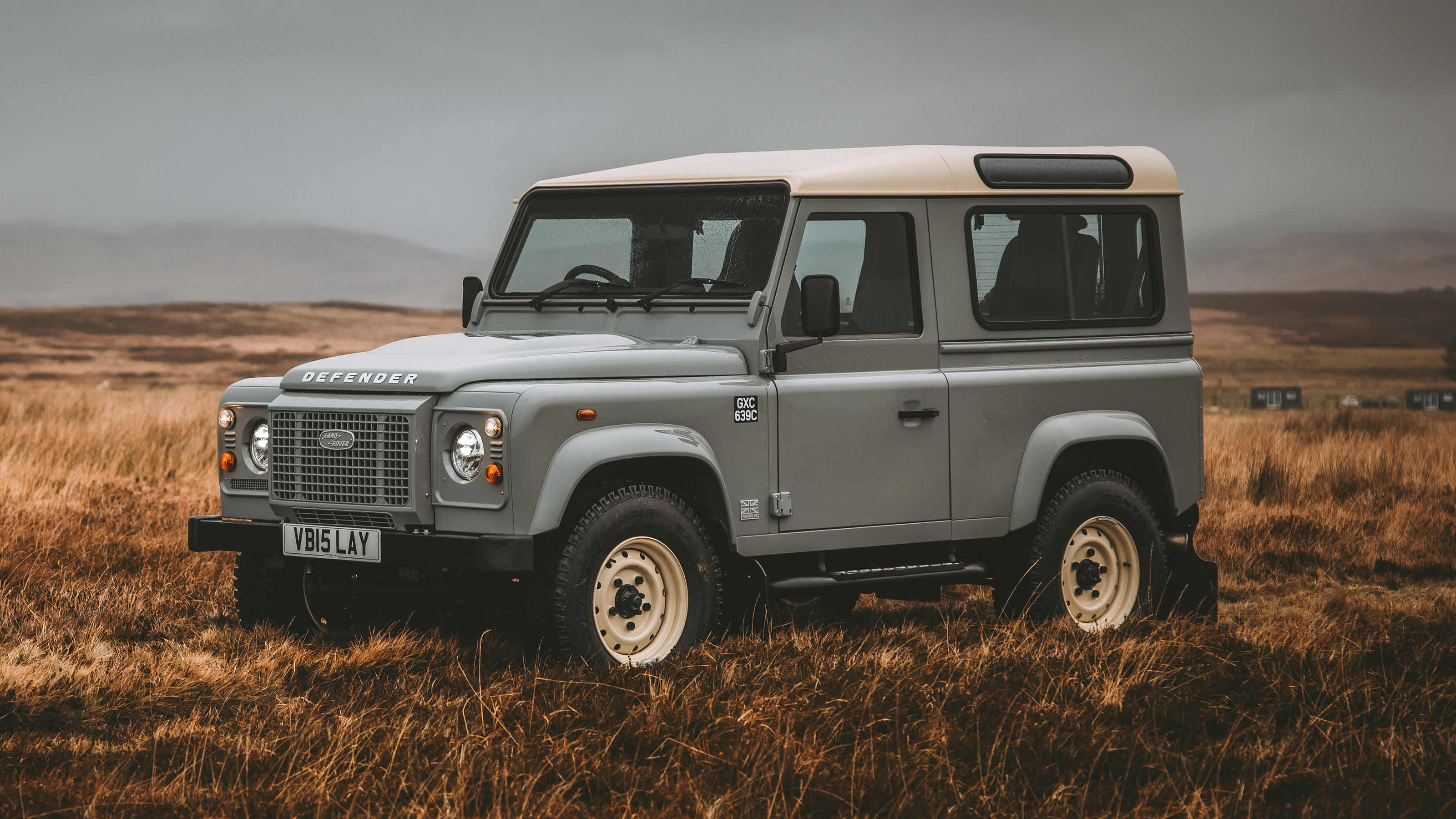 Land Rover Defender Works V8 Islay Edition - front static