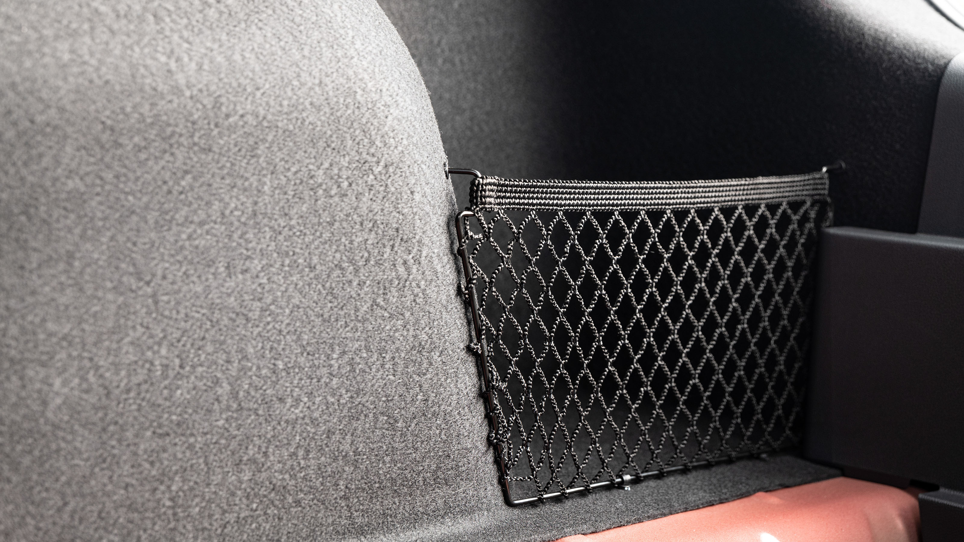 MG ZS - boot nets