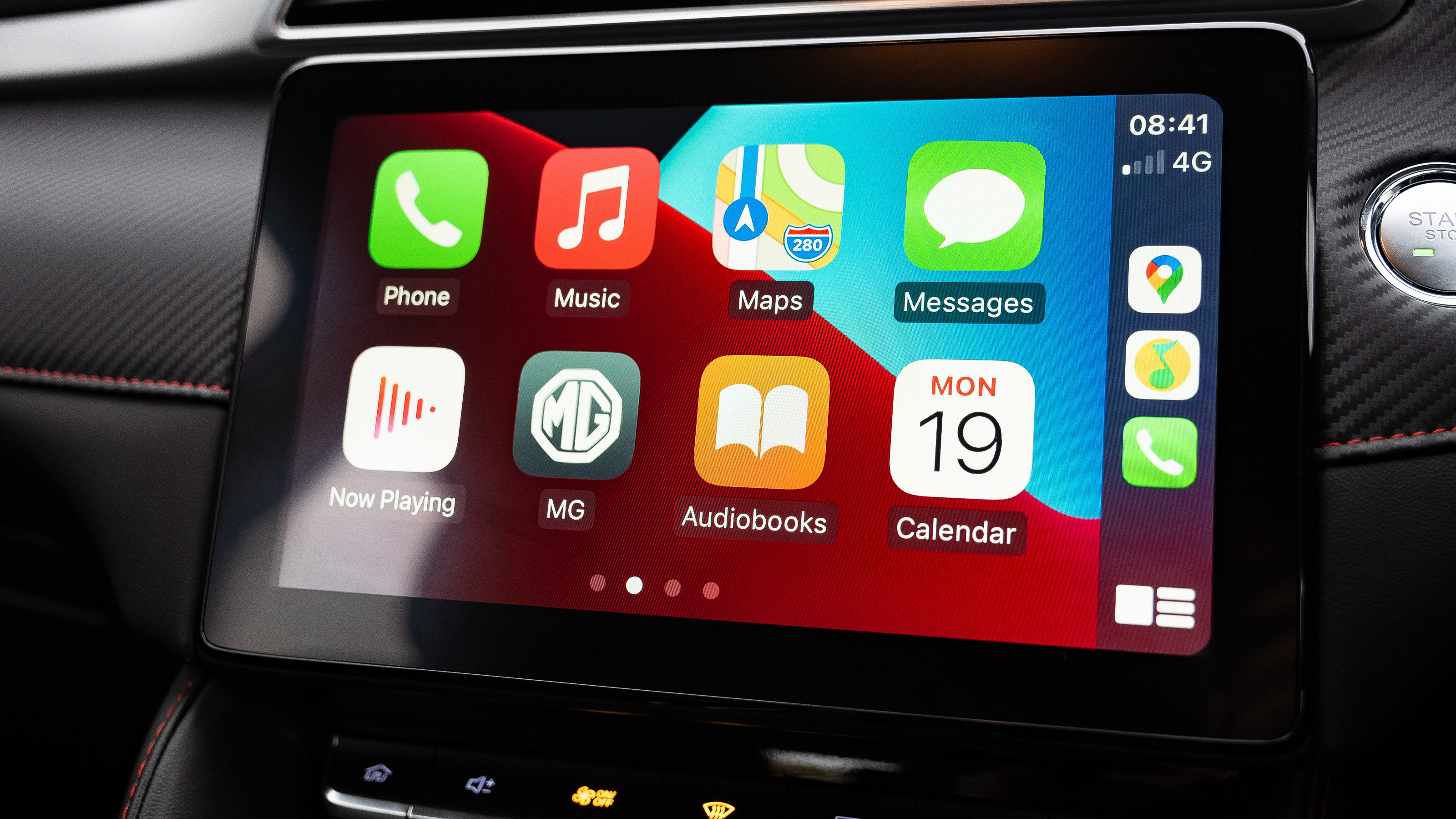 MG ZS - touchscreen with Apple CarPlay
