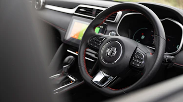 MG ZS - steering wheel