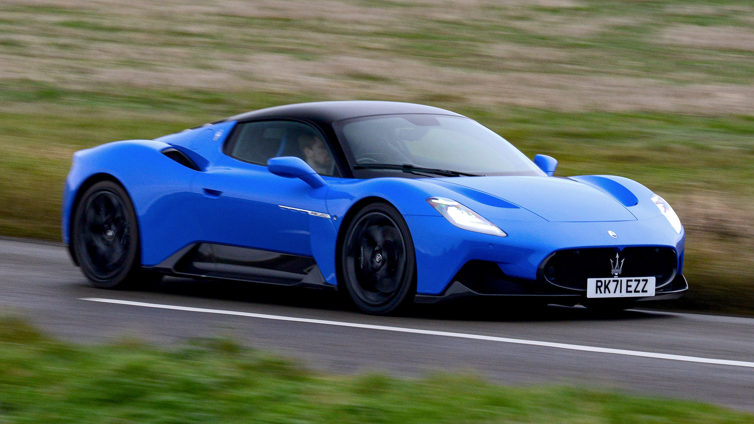 Maserati MC20 - front tracking