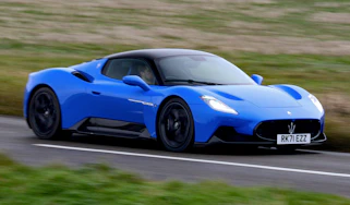 Maserati MC20 - front tracking