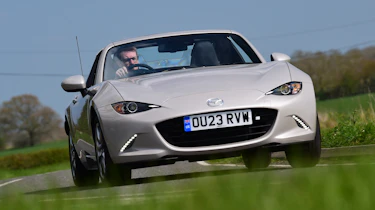 Mazda MX-5 RF - front cornering