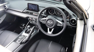 Mazda MX-5 RF - dash