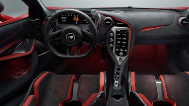 McLaren 750S - cabin