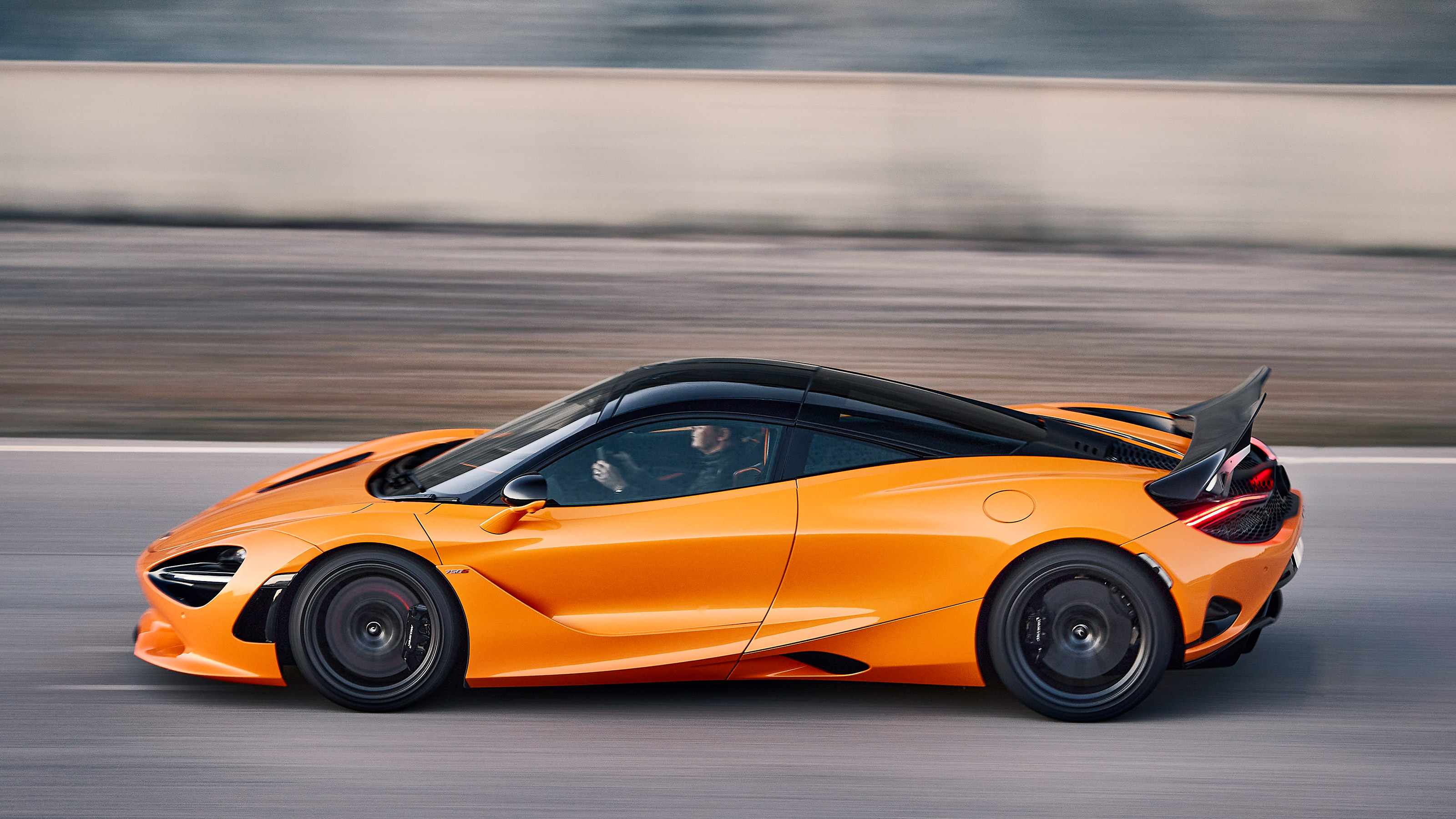 McLaren 750S - side