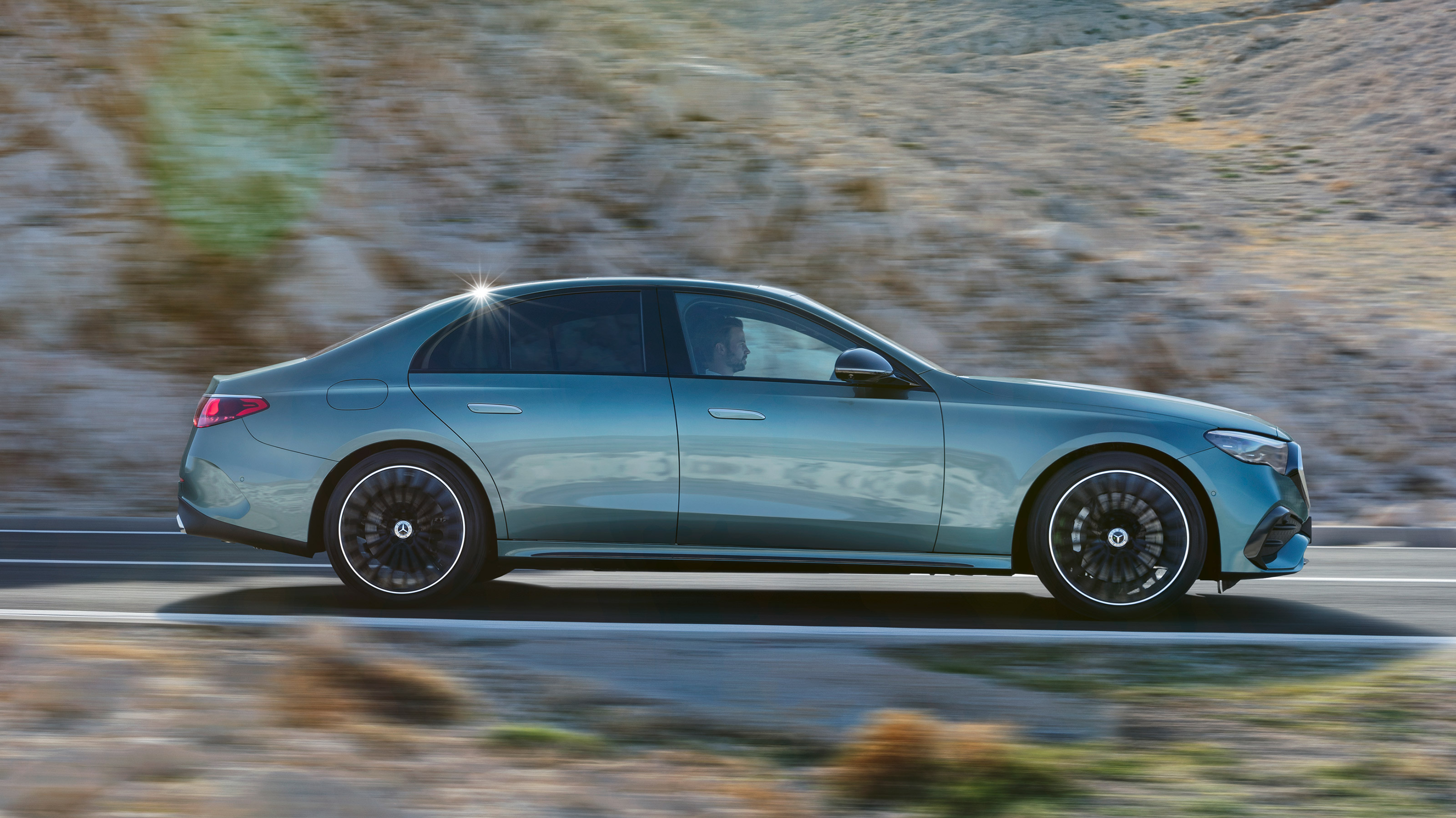 Mercedes E-Class - side