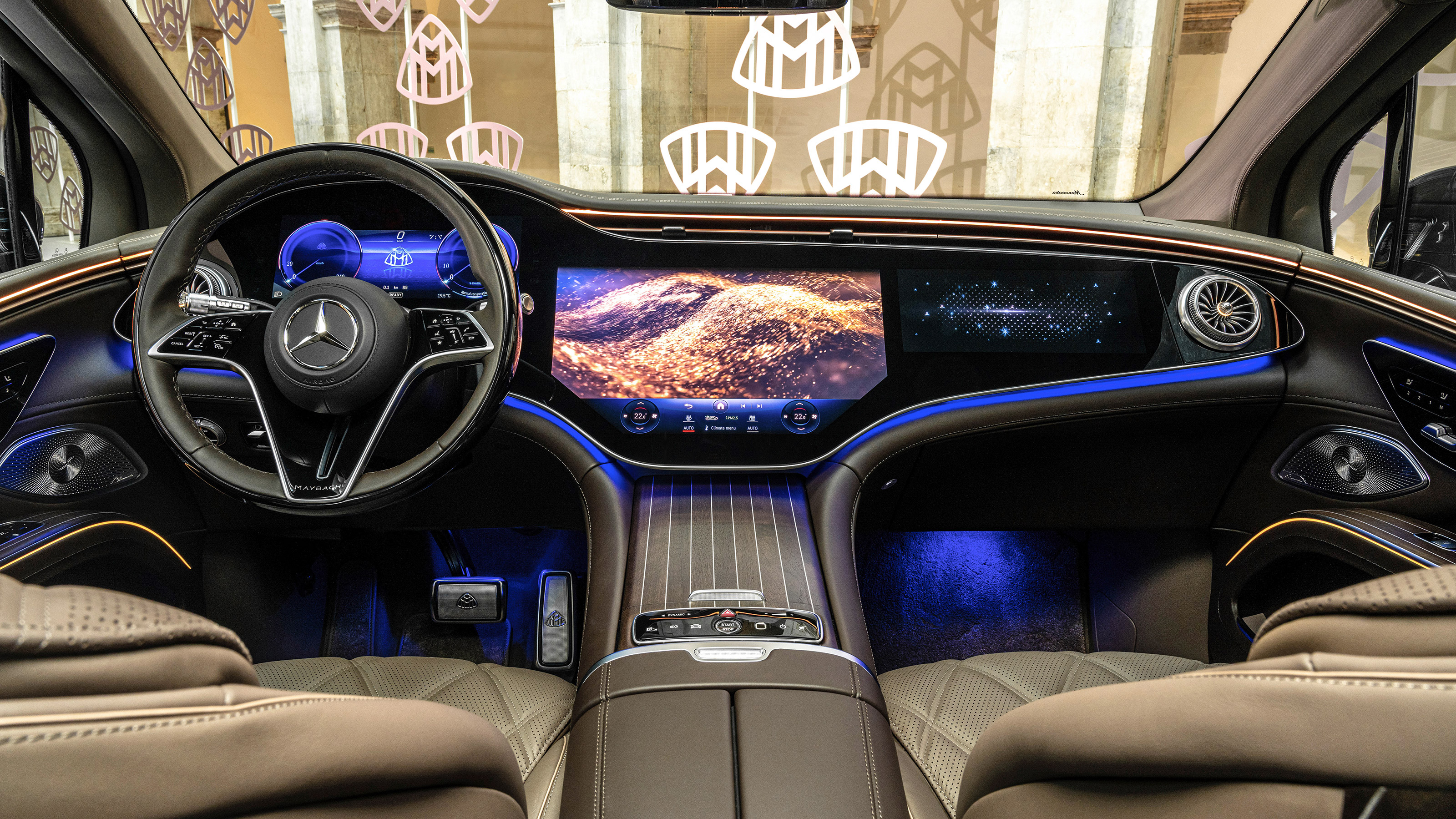 Mercedes-Maybach EQS SUV - dash
