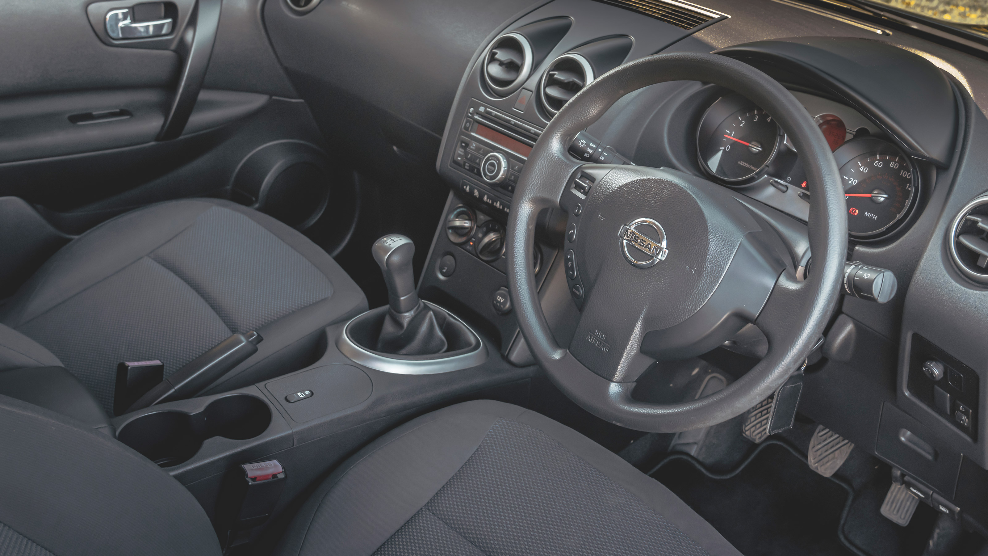 Nissan Qashqai Mk1 - cabin