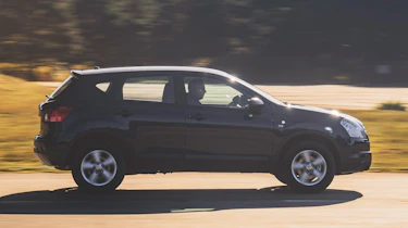 Nissan Qashqai Mk1 - side